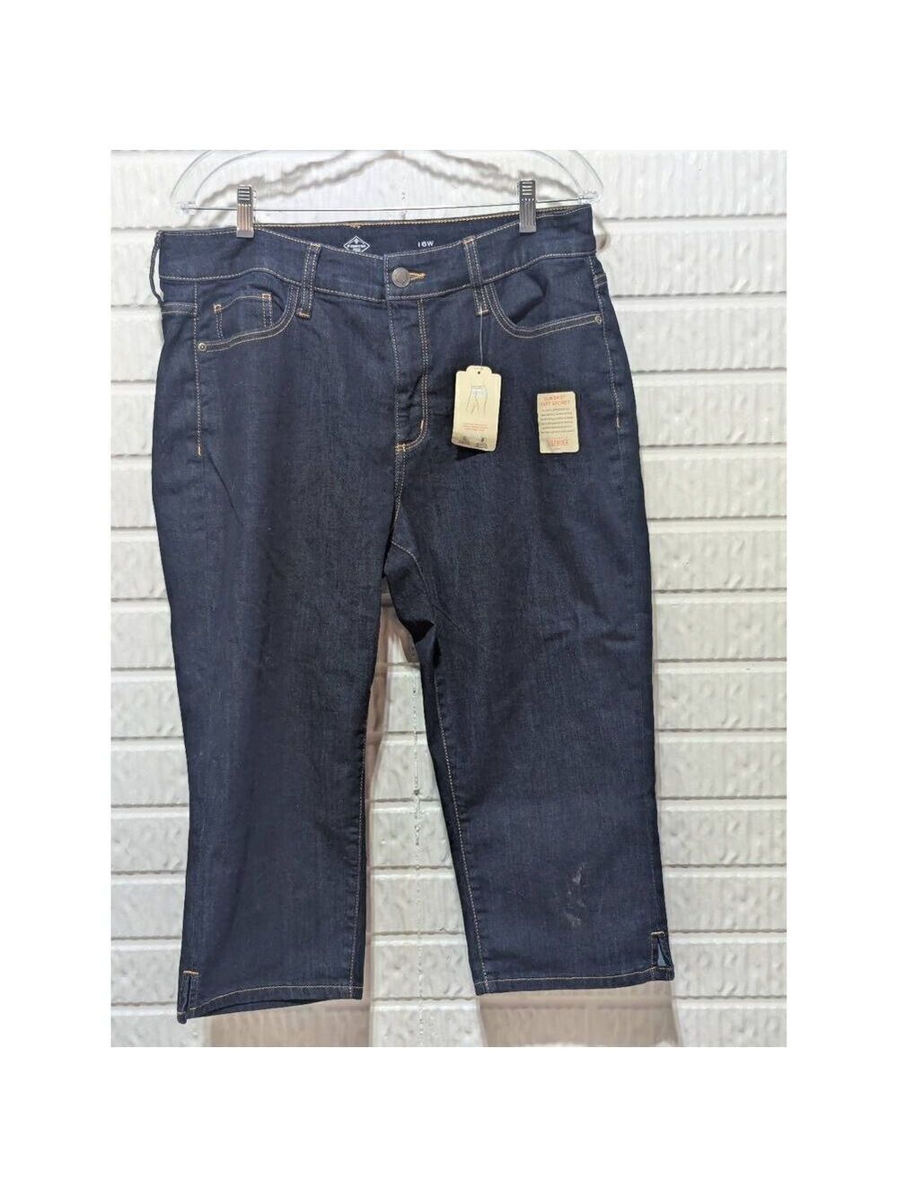St. John's Bay Women's Blue Dark-Wash Secretly Slimmin Capri Jeans Size 16W NWT